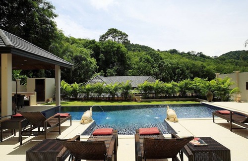 Rawai Villa | (SHA+)Coral Villa: 8 Bedroom, Private Pool Villa, Near Beach, Sleeping 19 Guests