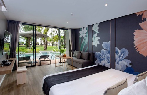 Khuekkhak Resort | (SHA+)Large Room +King Bed+ Jacuzzi Seaside (S07)