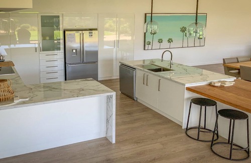 Lake Wangary House | Shack 207 has been stunningly renovated, and has quickly become a Coffin Bay favourite.