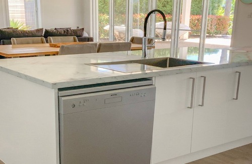 Lake Wangary House | Shack 207 has been stunningly renovated, and has quickly become a Coffin Bay favourite.