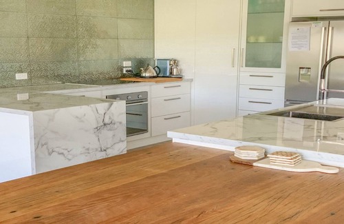 Lake Wangary House | Shack 207 has been stunningly renovated, and has quickly become a Coffin Bay favourite.