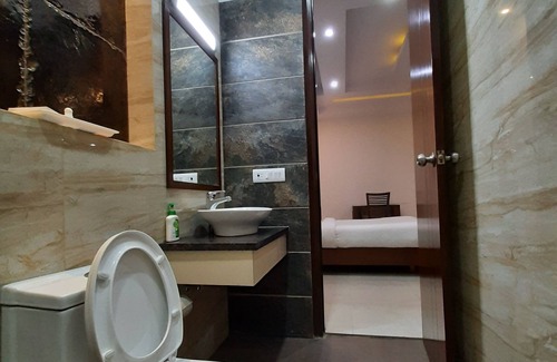 Sector 70 Hotel | Shacon Suites