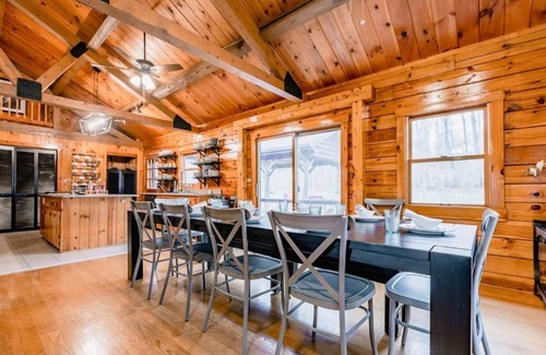 Halltown Cabin | Shade Tree Cabin Near Harpers Ferry Casino Race Track