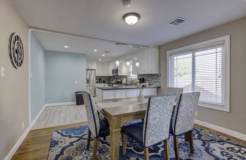 Lodi House | Shades of Blue NEWLY RENOVATED | Lodi Lake | Wine&Roses | Downtown