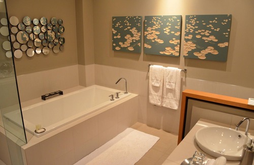 Roberts Creek House | Shades of Jade Inn and Spa