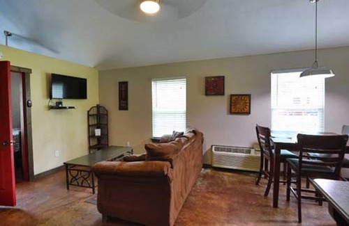 Hugo Cabin | Shady Oaks RV Resort 1 Bedroom Modern Cabin