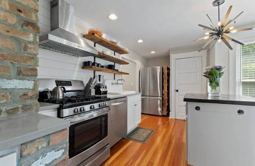 Fontana-on-Geneva Lake House | Shady Oasis- Charming and Historic Home 3 blocks from Abbey w/Outdoor firepit!