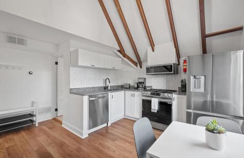 Shadyside Apartment | Shadyside, Pittsburgh, Modern and Stylish 1 Bedroom Unit5 with Free Parking
