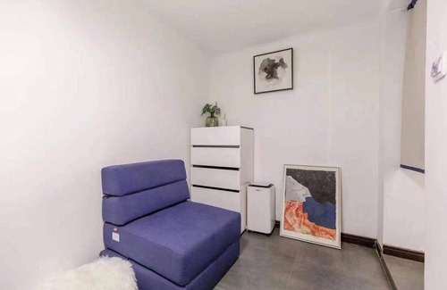Huaihai Road Commercial Area Apartment | SHanghai Alleyway