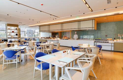 Jinqiao Hotel | Shanghai Marriott Hotel Pudong East - Only a 30 minute drive from Disney