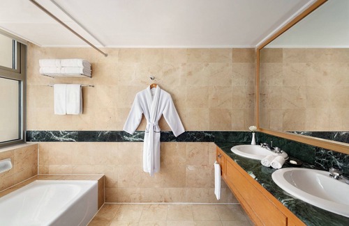 Haicheng District Hotel | Shangri-La Beihai