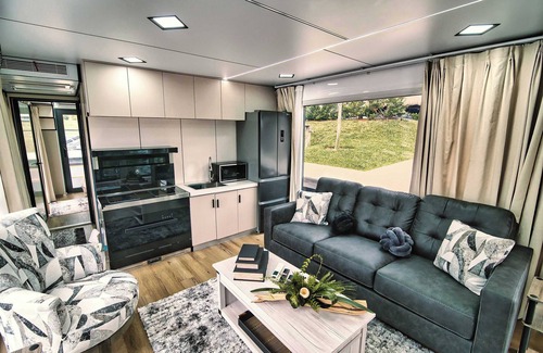 Merritt Island Boat Rental | Shangri La Summary: W