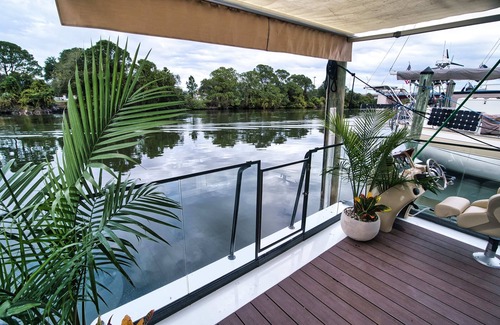 Merritt Island Boat Rental | Shangri La Summary: W