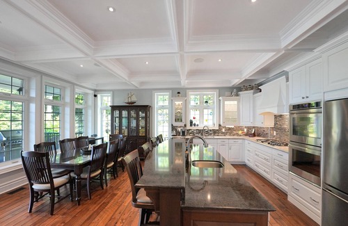Minden Cottage | Shangri-La: Your Ultimate Lakeside Retreat