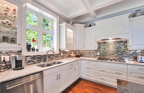 Minden Cottage | Shangri-La: Your Ultimate Lakeside Retreat