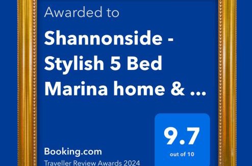Tarmonbarry House | Shannonside - Stylish 5 Bed Marina home & 40ft mooring