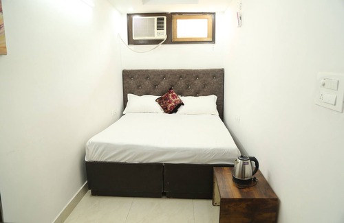 Munirka Bed & Breakfast | Shanti Residency