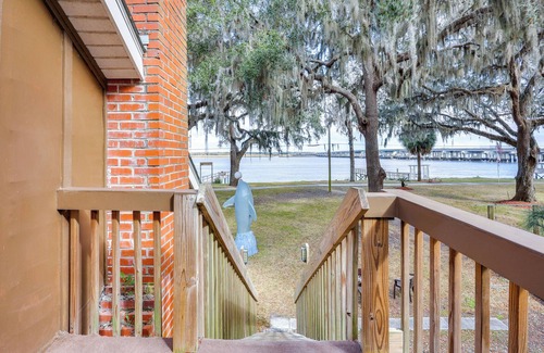 Brunswick Apartment | Shared Dock: Cozy Waterfront Retreat in Brunswick