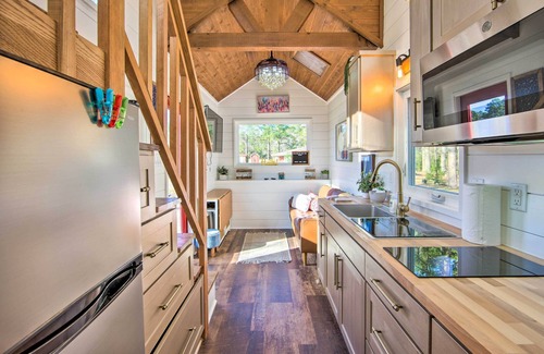 Lone Star House | Shared Dock & Lake Access: Daingerfield Tiny Home