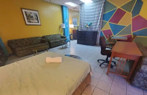 Hato Rey Central Apartment | Shared Loft - Large better than Hostel Sleep 6