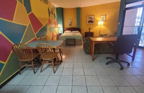 Hato Rey Central Apartment | Shared Loft - Large better than Hostel Sleep 6