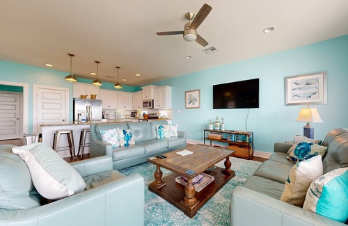 Bella Vista House | Shared Pool, Hot Tub, Pet Friendly