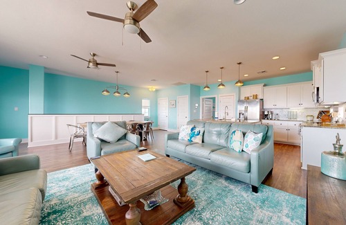 Bella Vista House | Shared Pool, Hot Tub, Pet Friendly