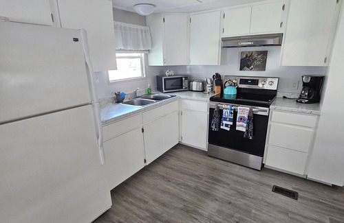 Homosassa House | Shared semi waterfont property, 2 houses, one fenced lot, On Homosassa river!