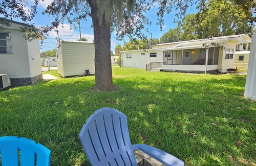 Homosassa House | Shared semi waterfont property, 2 houses, one fenced lot, On Homosassa river!