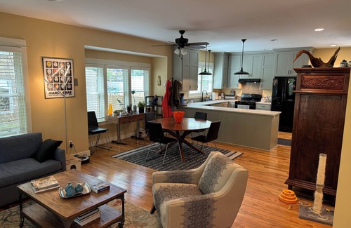 Oread House | Shared space in East Lawrence close to Downtown!