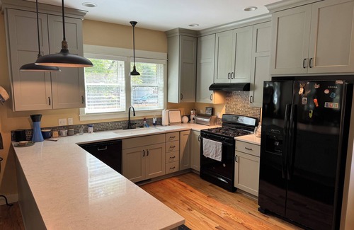 Oread House | Shared space in East Lawrence close to Downtown!