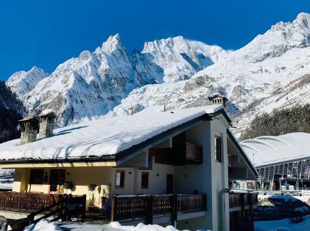 Entreves Hotel | Shatush Hotel