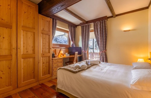Entreves Hotel | Shatush Hotel