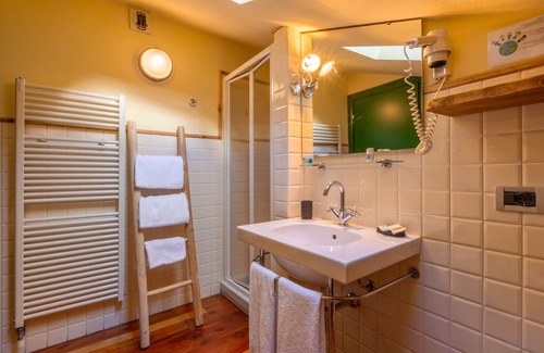Entreves Hotel | Shatush Hotel