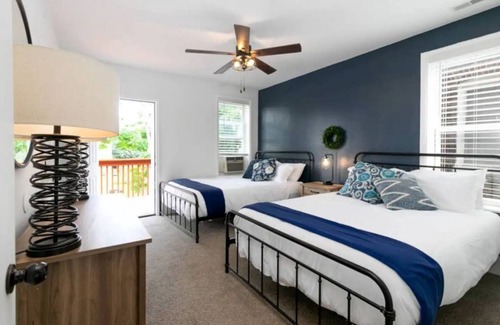 Shaw Condo | Shaw by the Garden - 2 Family Fully Reno'd!