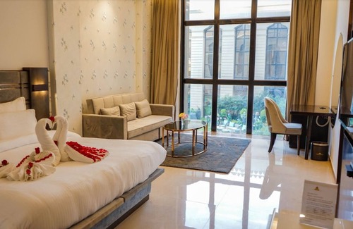 Jabalpur Hotel | Shawn Elizey