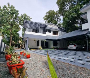 Kayamkulam Apartment | ShearaZ Castle