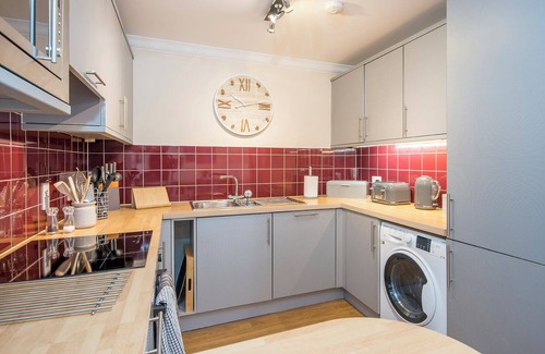 Milford Haven Cottage | Shearwater, Holiday Cottage Milford Waterfront, Milford Haven, Sleeps 4, 2 bedrooms, bathrooms