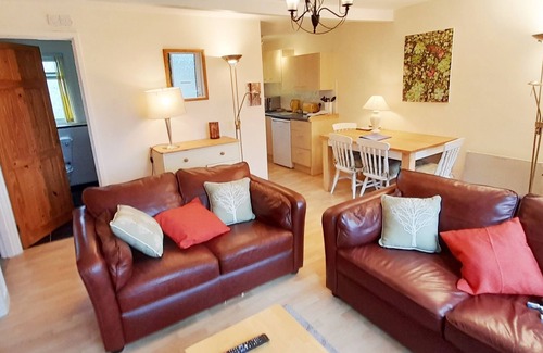 Dartmouth Ski Chalet | Sheena's Dartmouth Chalets