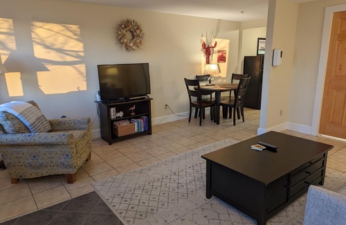 Edgecomb Apartment | Sheepscot Harbour Studio #205