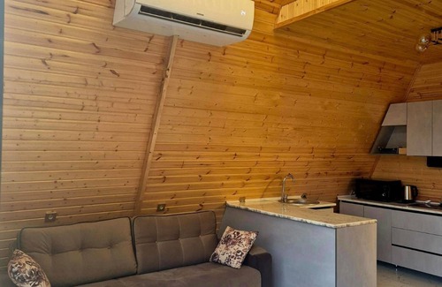Sheki House | Sheki A Frame: La Dolce Vita