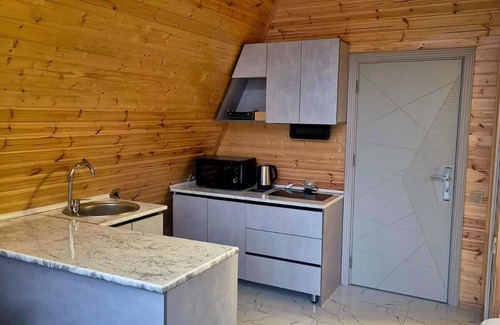 Sheki House | Sheki A Frame: La Dolce Vita