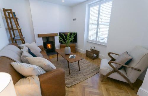 Menai Bridge House | Shell Cottage