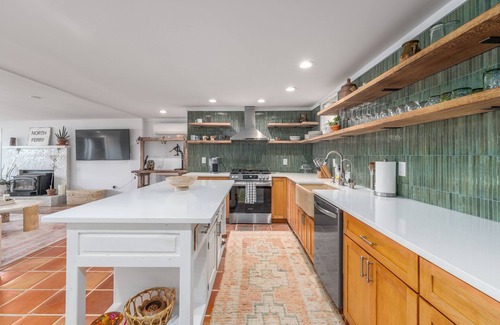 Menantic Creek House | Shelter Island 4 bedroom waterfront home with home office