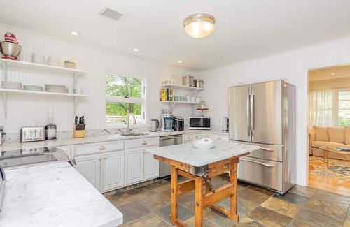 Suffolk County House | Shelter Island Retreat With Pool .Close To Beach & Pet Friendly