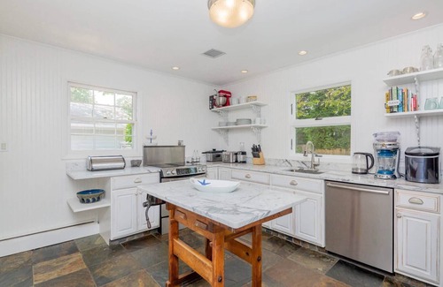 Suffolk County House | Shelter Island Retreat With Pool .Close To Beach & Pet Friendly