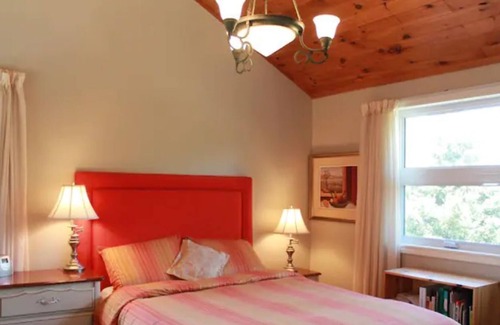 Grafton House | Shelter Valley 100 Acre Country Retreat
