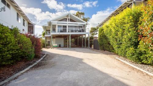 Lake Wangary House | Sheoak Holiday Home