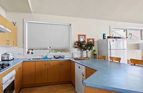 Lake Wangary House | Sheoak Holiday Home is an Executive Style two story holiday home located on the Esplanade