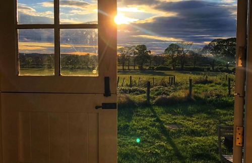 Lemington Cabin | Shepherd hut Glamping in Northumberland